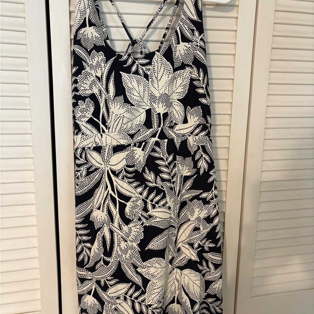 Soma Black and White Backless Athletic Dress with shorts stretchy